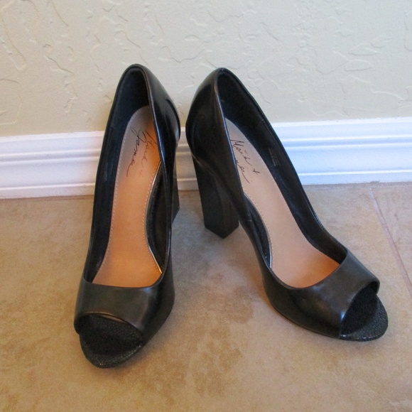 Badgley Mischka Mark And James Black Leather Heels - Picture 1 of 8